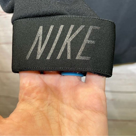 Nike Dri-Fit Women's Black Crewneck Pullover with Pockets - size XS - Picture 5 of 6